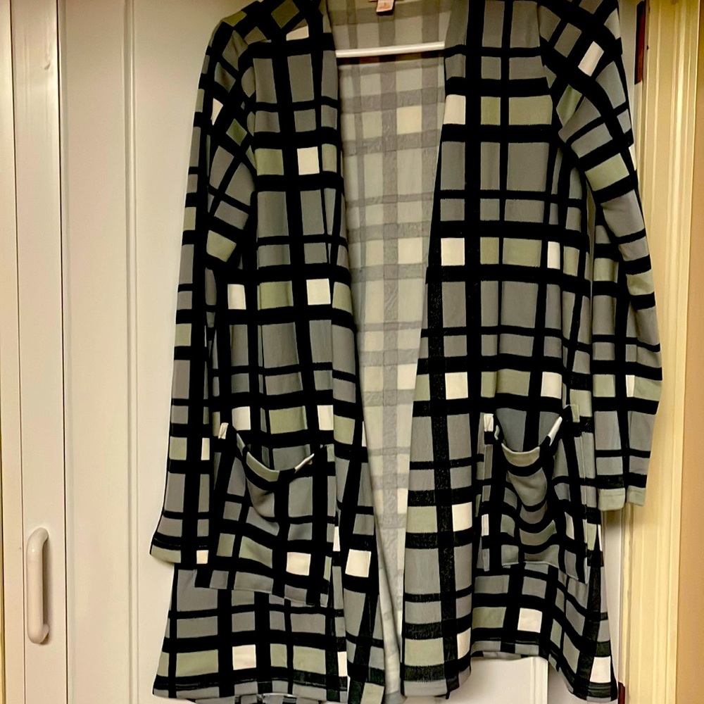 Lulaore cardigan size small